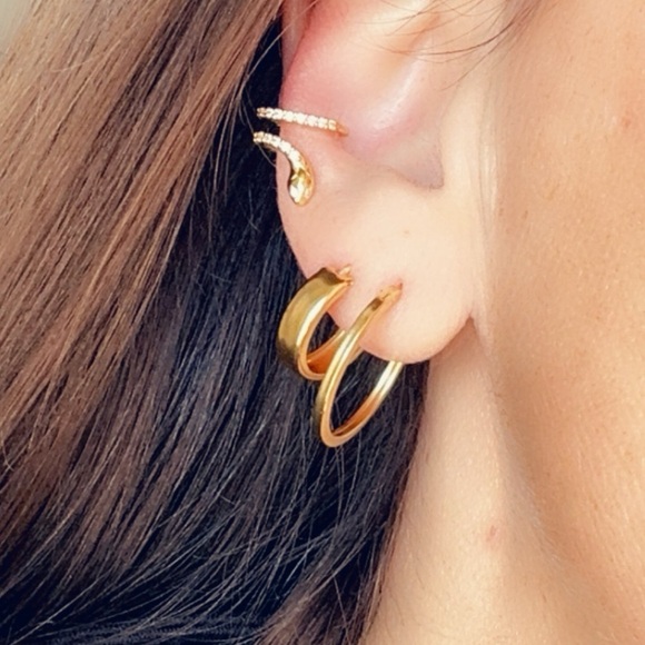 14k Gold Vermeil Semi-Wide Small Hoop Earrings 14mm - Picture 6 of 16